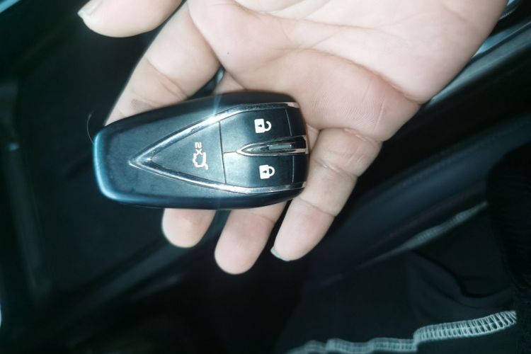 长安UNI-T 2020款 1.5T 尊贵型中控内饰7001