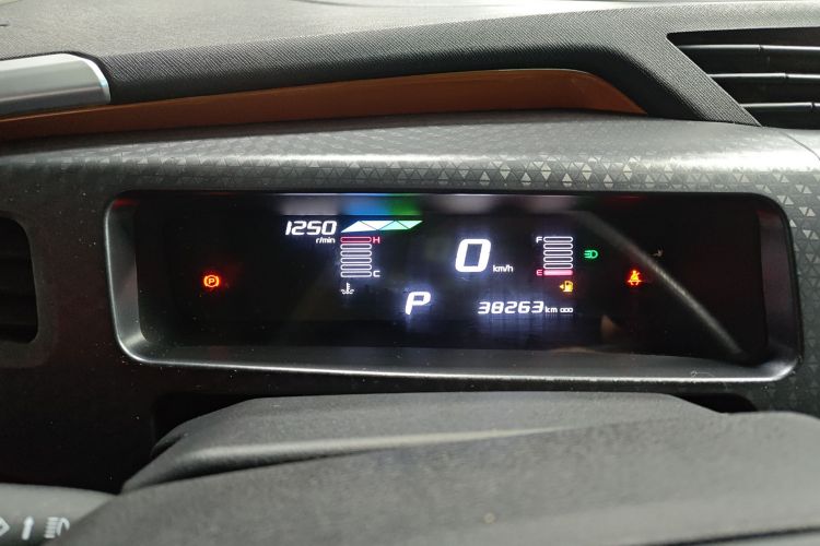 吉利汽车 远景X1 2017款 1.3L 自动玩家版中控内饰14