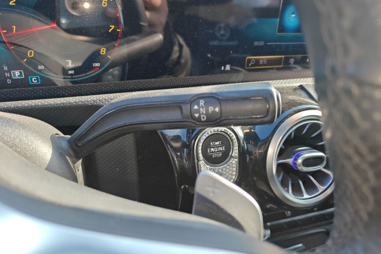 奔驰A级 2020款 A 200 L 运动轿车中控内饰18