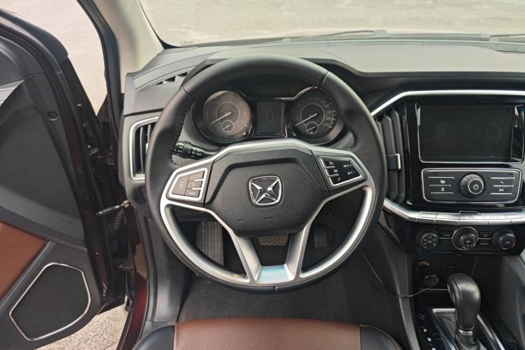 江铃 驭胜S350 2016款 2.0T 自动两驱汽油超豪华版5座中控内饰13