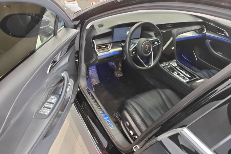 红旗H5 2024款 2.0T 自动智联旗畅版中控内饰7003