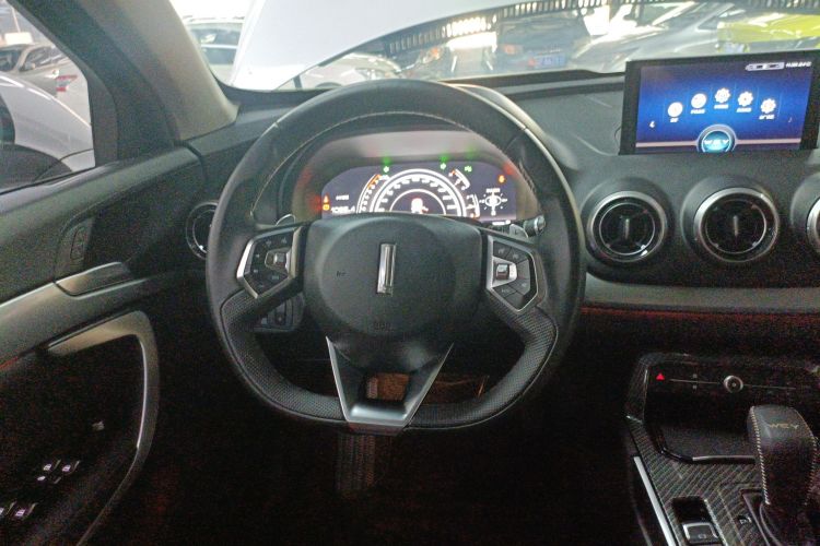 魏牌 VV7 2017款 VV7c 2.0T 豪华型中控内饰13
