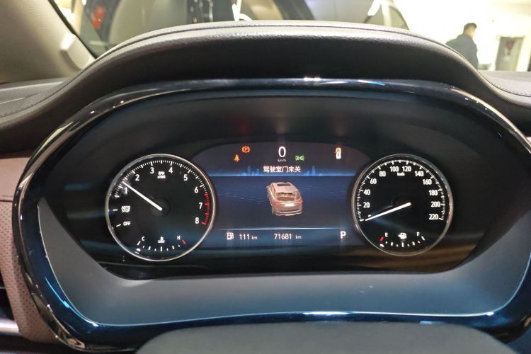 别克GL8 2023款 陆上公务舱 舒适型中控内饰14