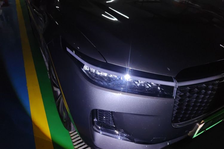 理想汽车 理想ONE 2021款 增程6座版车身外观8