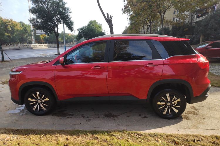 宝骏530 2018款 1.5T DCT旗舰型 国V车身外观4