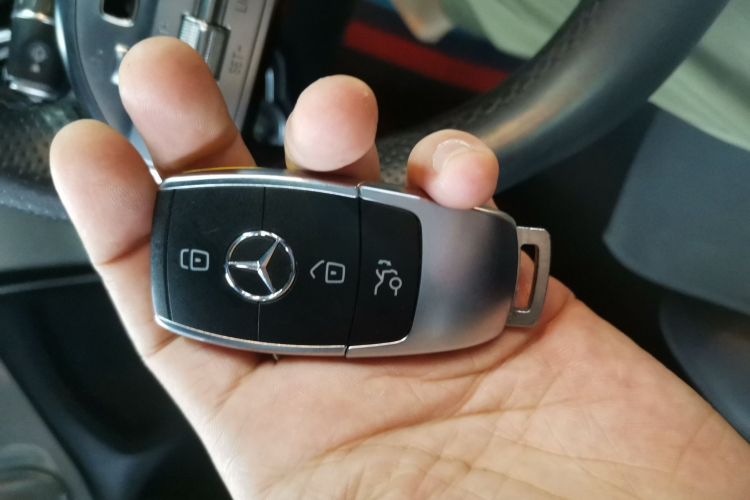 奔驰C级 2019款 C 260 运动版中控内饰7001