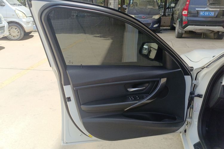 宝马3系 2014款 320Li 时尚型中控内饰47