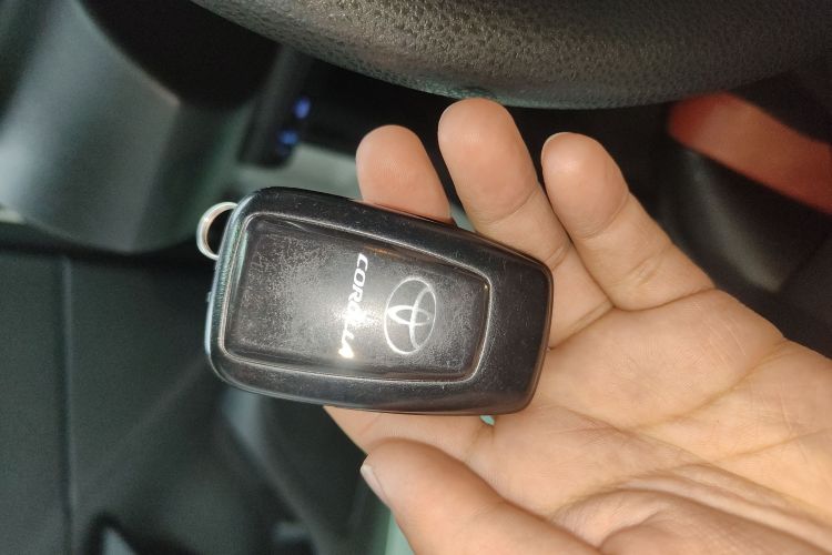 丰田 卡罗拉 2019款 1.2T S-CVT GL-i精英版中控内饰7001