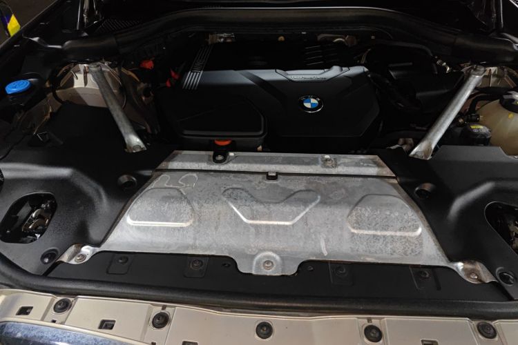 宝马X3 2021款 xDrive28i 豪华套装机舱底盘24