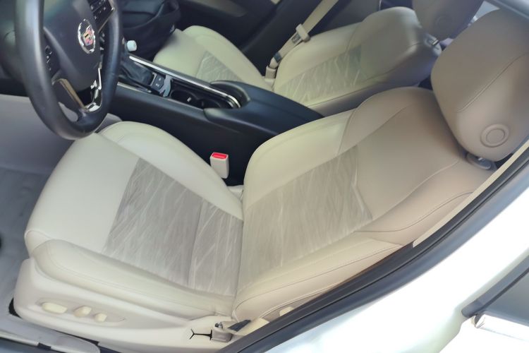 凯迪拉克ATS-L 2014款 25T 舒适型中控内饰19