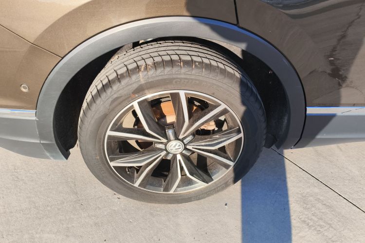 大众 途观L 2019款 改款 330TSI 自动两驱智动豪华版 国VI车身外观6008