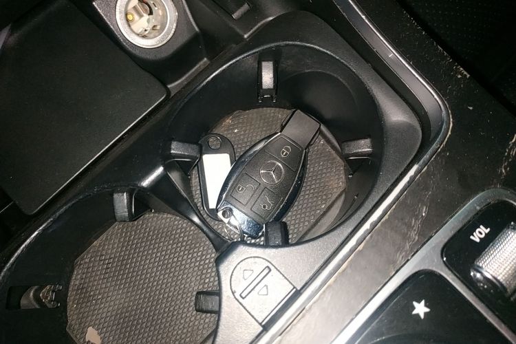 奔驰C级 2017款 改款 C 200 L 运动版中控内饰11