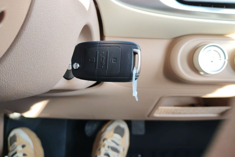 五菱汽车 宏光MINIEV 2025款 四门版 进阶款中控内饰11