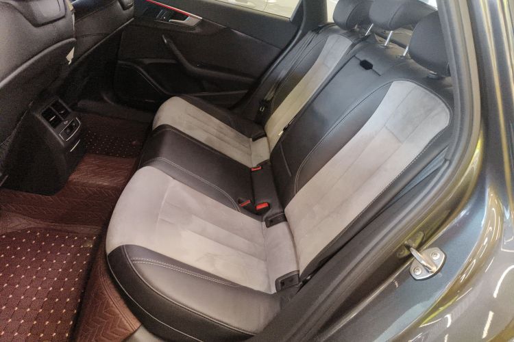 奥迪A4L 2020款 45 TFSI quattro 臻选动感型中控内饰21