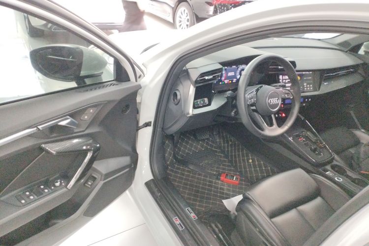 奥迪A3 2023款 改款 A3L Limousine 35 TFSI 进取致雅型中控内饰20