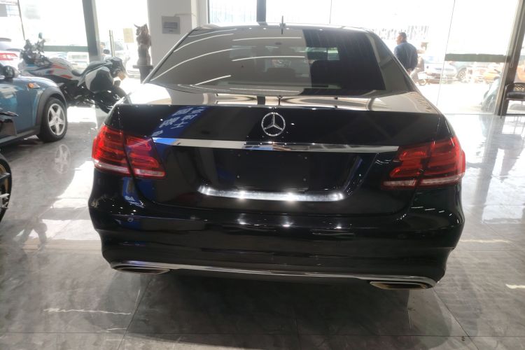 奔驰E级 2015款 改款 E 260 L 运动型车身外观6