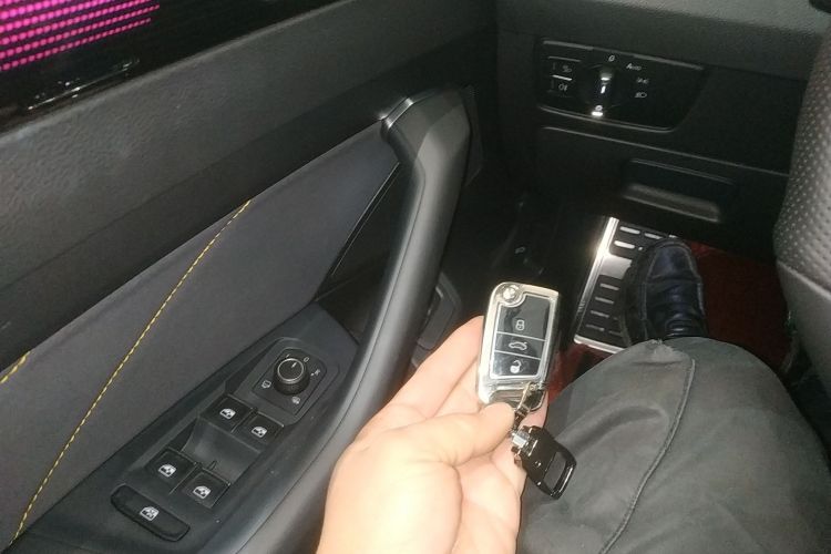 一汽-大众CC 2025款 380TSI 夺目 众享款中控内饰11