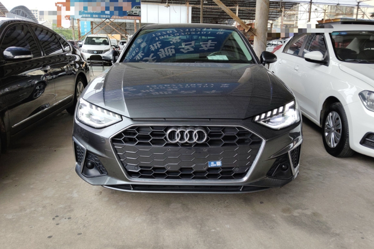 奥迪A4L 2020款 40 TFSI 豪华动感型车身外观2