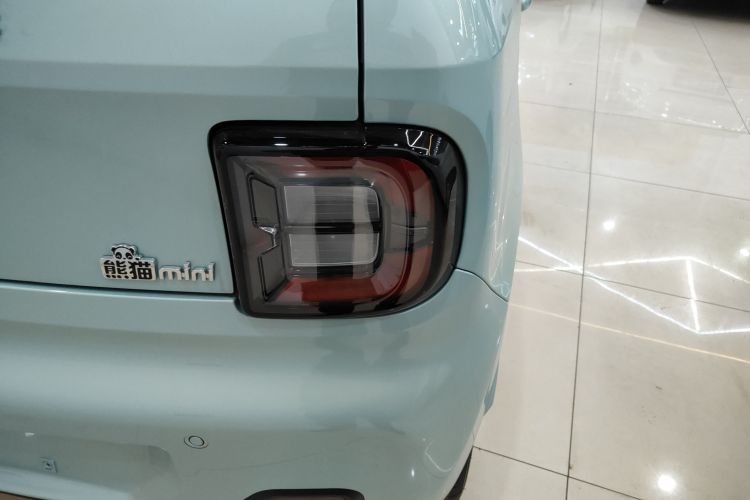 吉利银河 2024款 熊猫mini 200km 耐力熊车身外观9