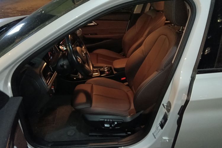 宝马1系 2021款 改款 120i M运动曜夜版局部细节19