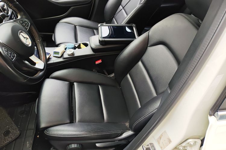 奔驰B级 2019款 B 200 动感型中控内饰19