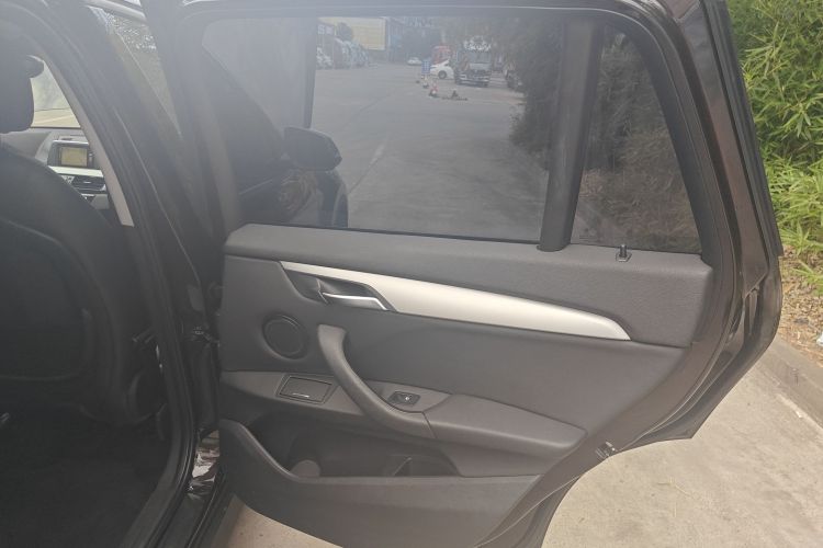 宝马X1 2016款 sDrive18Li 尊享型中控内饰45