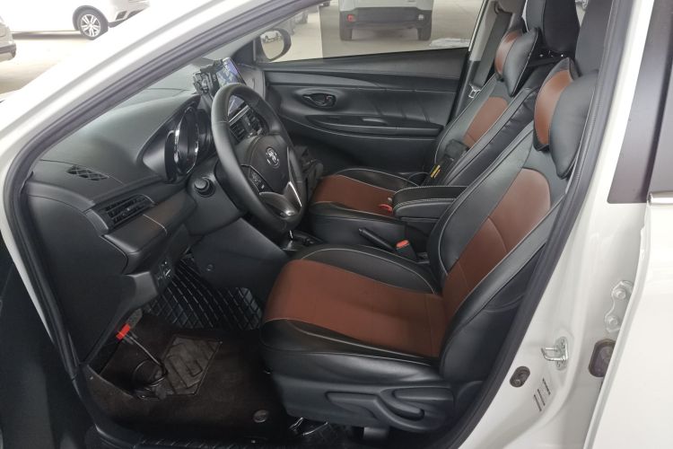 丰田 威驰 2022款 1.5L 20周年纪念版中控内饰20