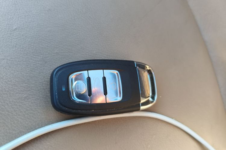 丰田 汉兰达 2012款 2.7L 两驱7座豪华版中控内饰11