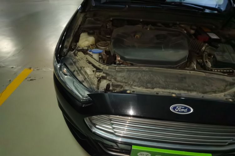 福特 蒙迪欧 2013款 2.0L GTDi240豪华运动型局部细节9006