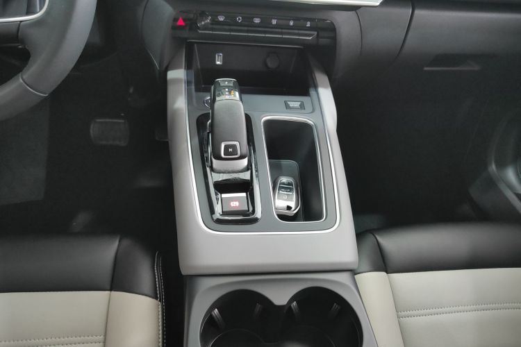 雪铁龙 天逸 C5 AIRCROSS 2021款 360THP 乐享型中控内饰18