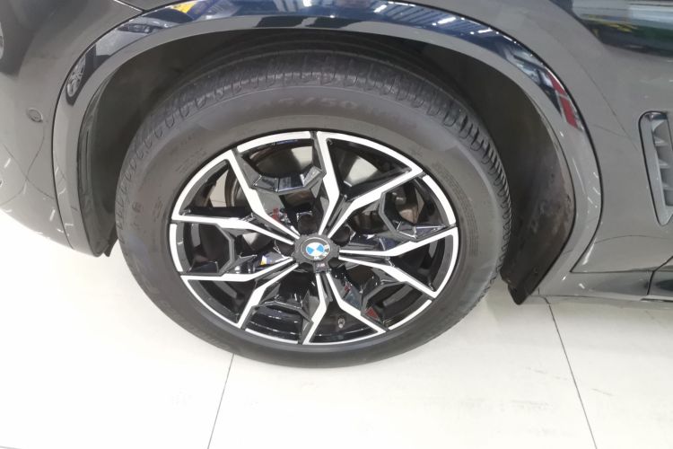 宝马X4 2022款 xDrive 25i M运动套装车身外观6007