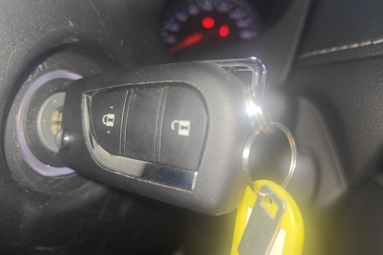 丰田 RAV4荣放 2024款 2.0L CVT两驱都市版中控内饰7001