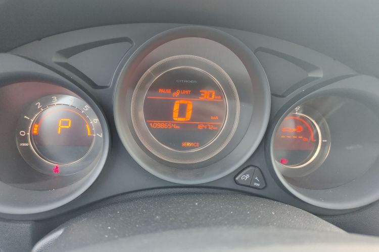 雪铁龙C4L 2014款 1.8L 智驱版 自动劲享型中控内饰14