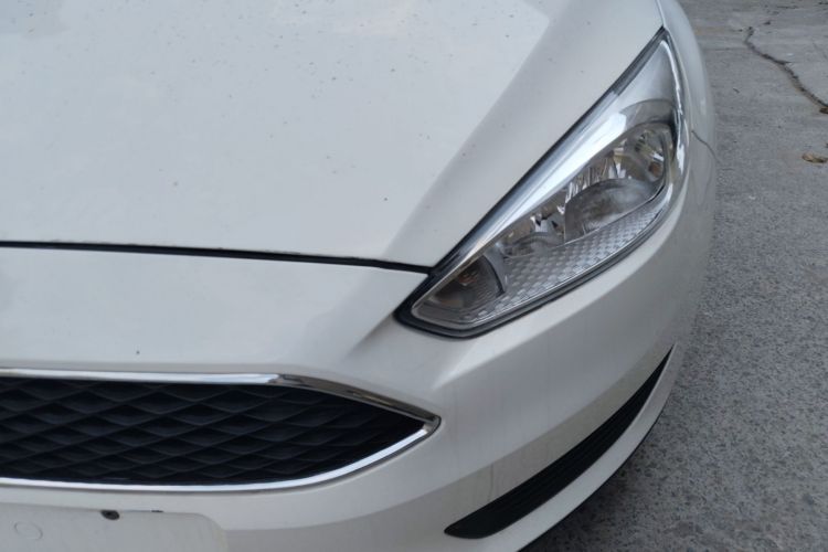 福特 福克斯 2018款 两厢经典 1.6L 自动舒适型智行版车身外观36