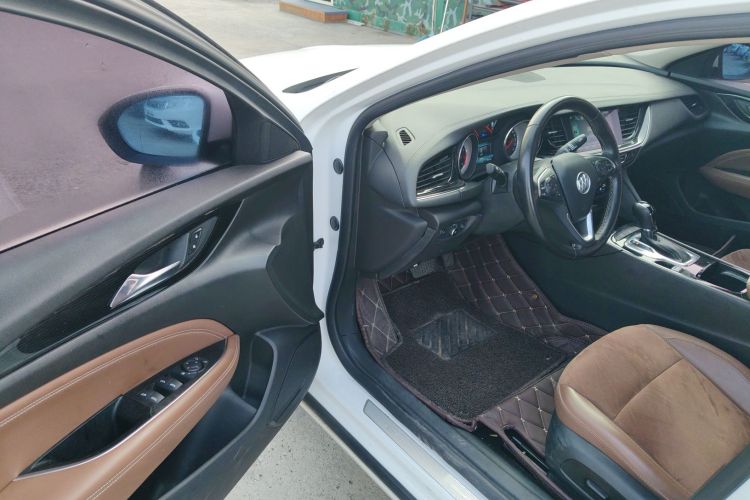 别克 君威 2017款 20T 精英型中控内饰20