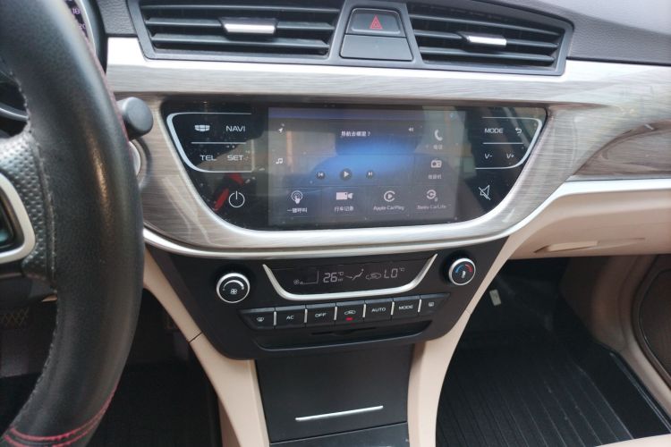 吉利汽车 帝豪 2017款 三厢百万款 1.5L 手动豪华型局部细节16