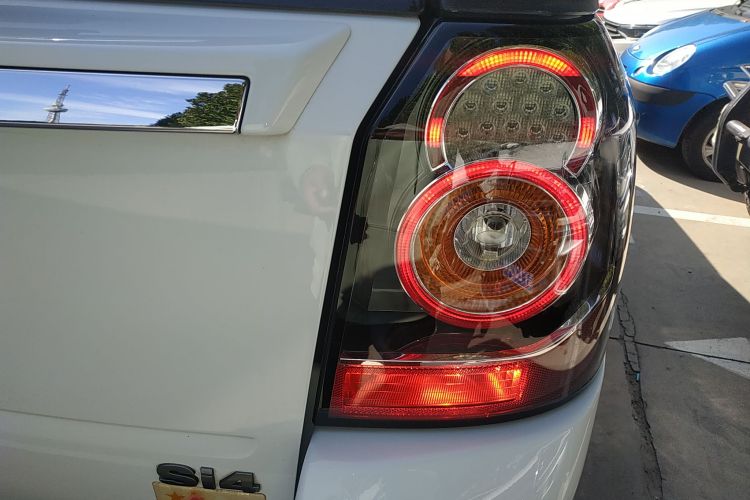 路虎 神行者2 2014款 2.0T Si4 SE汽油版车身外观6006