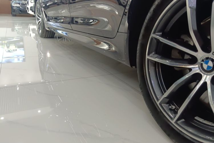 宝马5系 2022款 改款二 525Li M运动套装局部细节9002