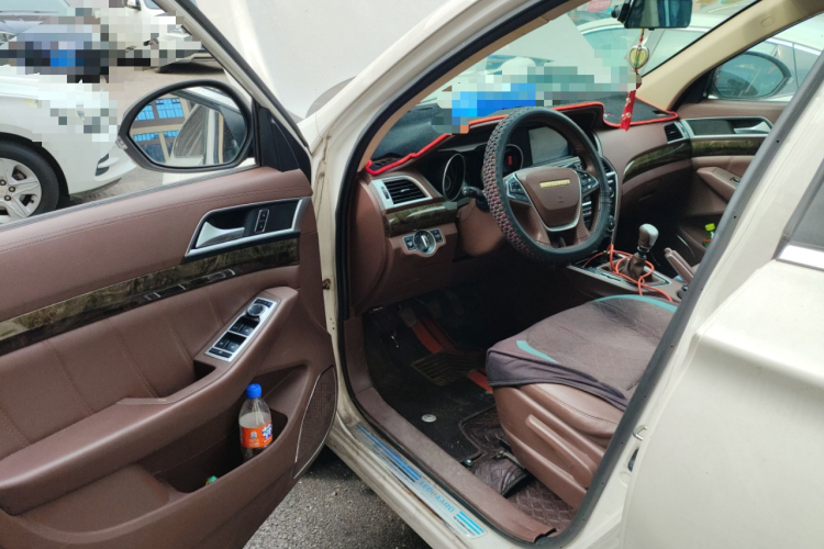 猎豹汽车 猎豹CS10 2017款 2.0T 手动风尚型中控内饰20