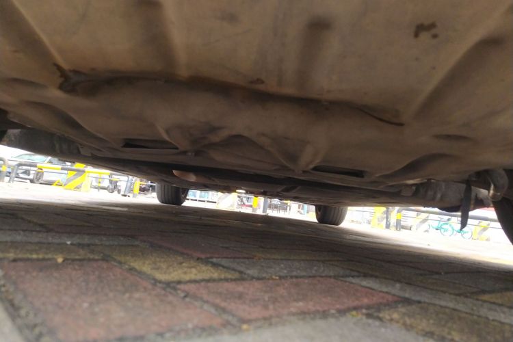 宝马5系 2013款 525Li 豪华型局部细节9007