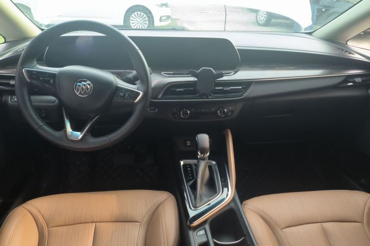 别克GL6 2021款 323T 轻混动互联豪华型中控内饰12