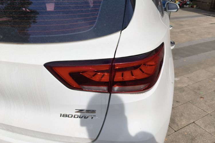 名爵ZS 2020款 180DVVT 自动Lite车身外观9