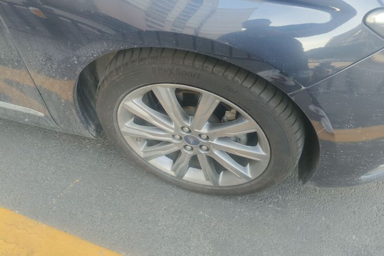 福特 金牛座 2019款 EcoBoost 245 尊享版车身外观10