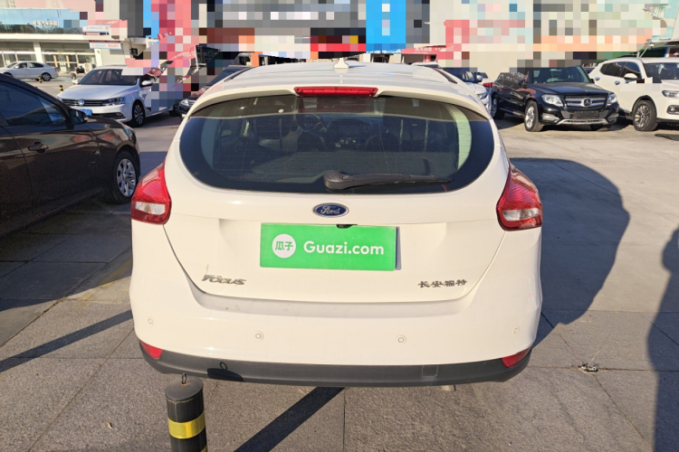 福特 福克斯 2018款 两厢经典 1.6L 自动风尚型智行版车身外观6004