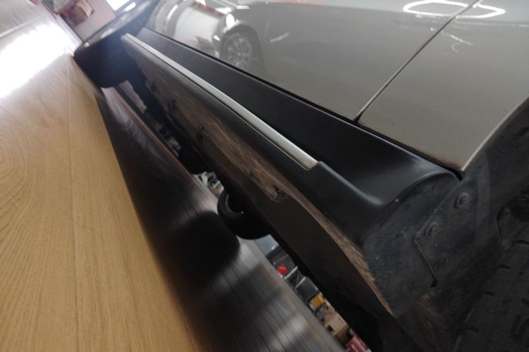 奔驰M级 2015款 ML 320 4MATIC局部细节9001