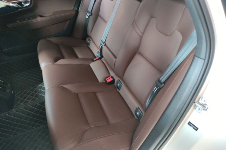 沃尔沃S90 2023款 B5 智逸豪华版中控内饰21