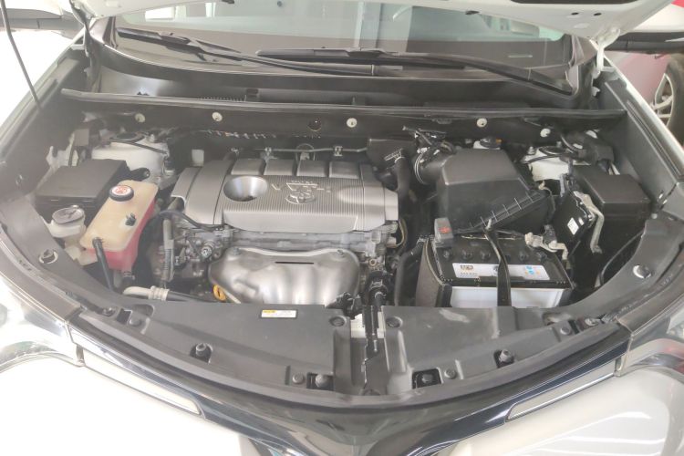 丰田 RAV4荣放 2018款 2.5L 自动四驱精英i版局部细节24