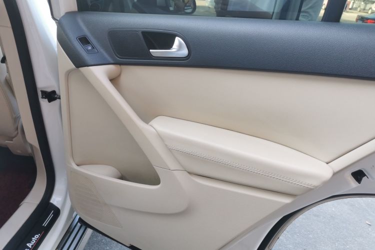 大众 途观 2015款 1.8TSI 自动两驱风尚版中控内饰45