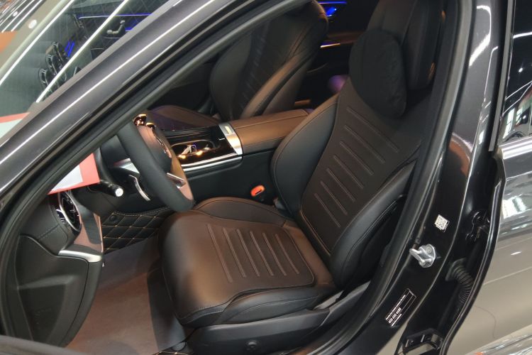 奔驰C级 2023款 改款 C 200 L 运动版中控内饰19