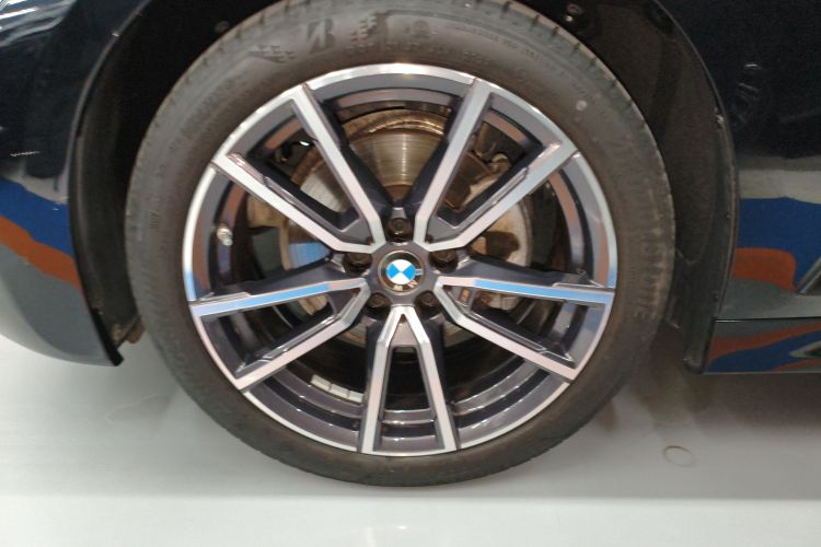 宝马3系 2022款 320Li M运动套装车身外观6007